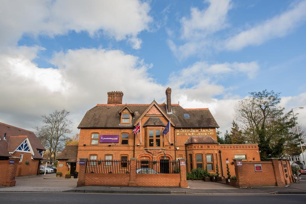 Harefield Manor Hotel Ромфорд Экстерьер фото