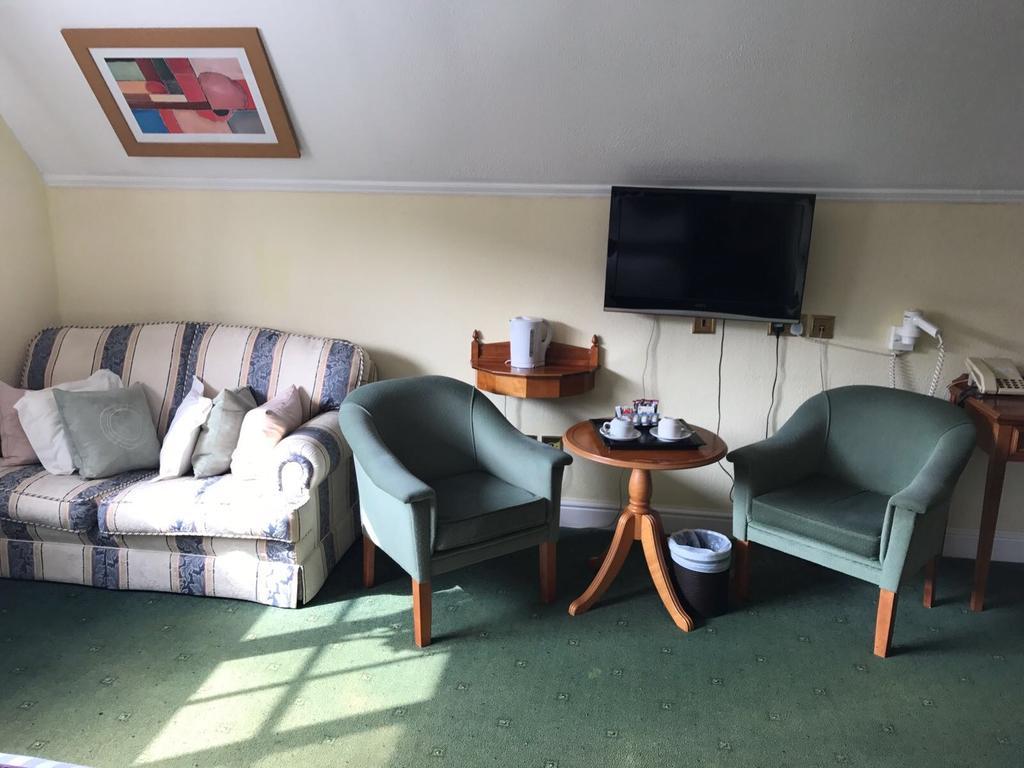 Harefield Manor Hotel Ромфорд Экстерьер фото