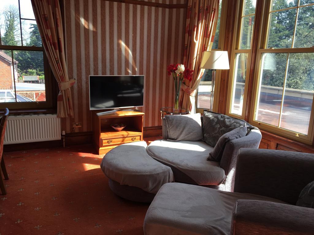 Harefield Manor Hotel Ромфорд Экстерьер фото