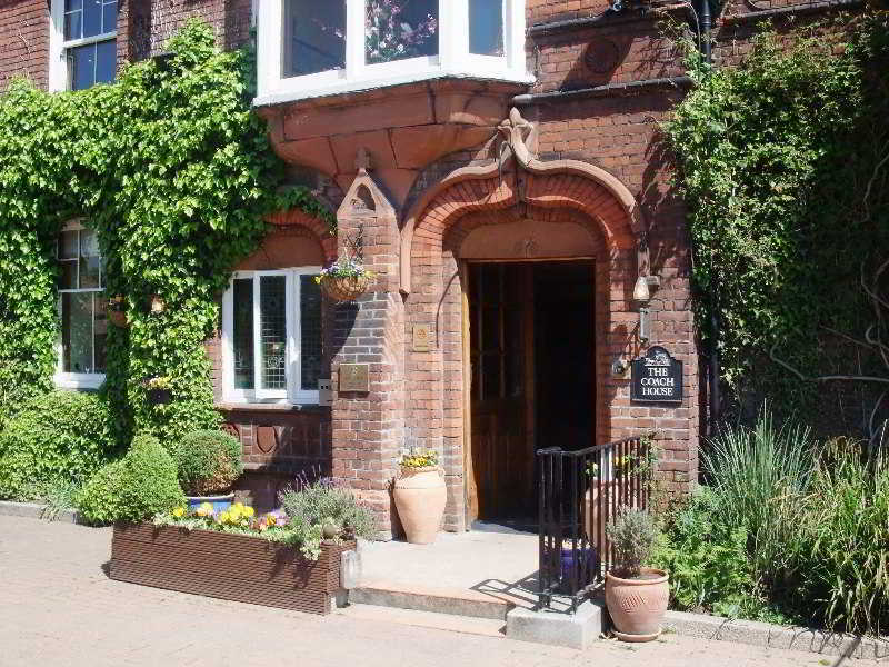 Harefield Manor Hotel Ромфорд Экстерьер фото
